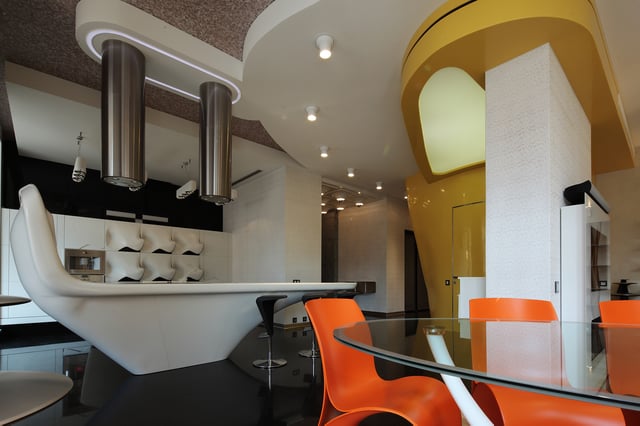 La cuisine Z.Island conçue par Zaha Hadid prend vie dans un appartement de Moscou